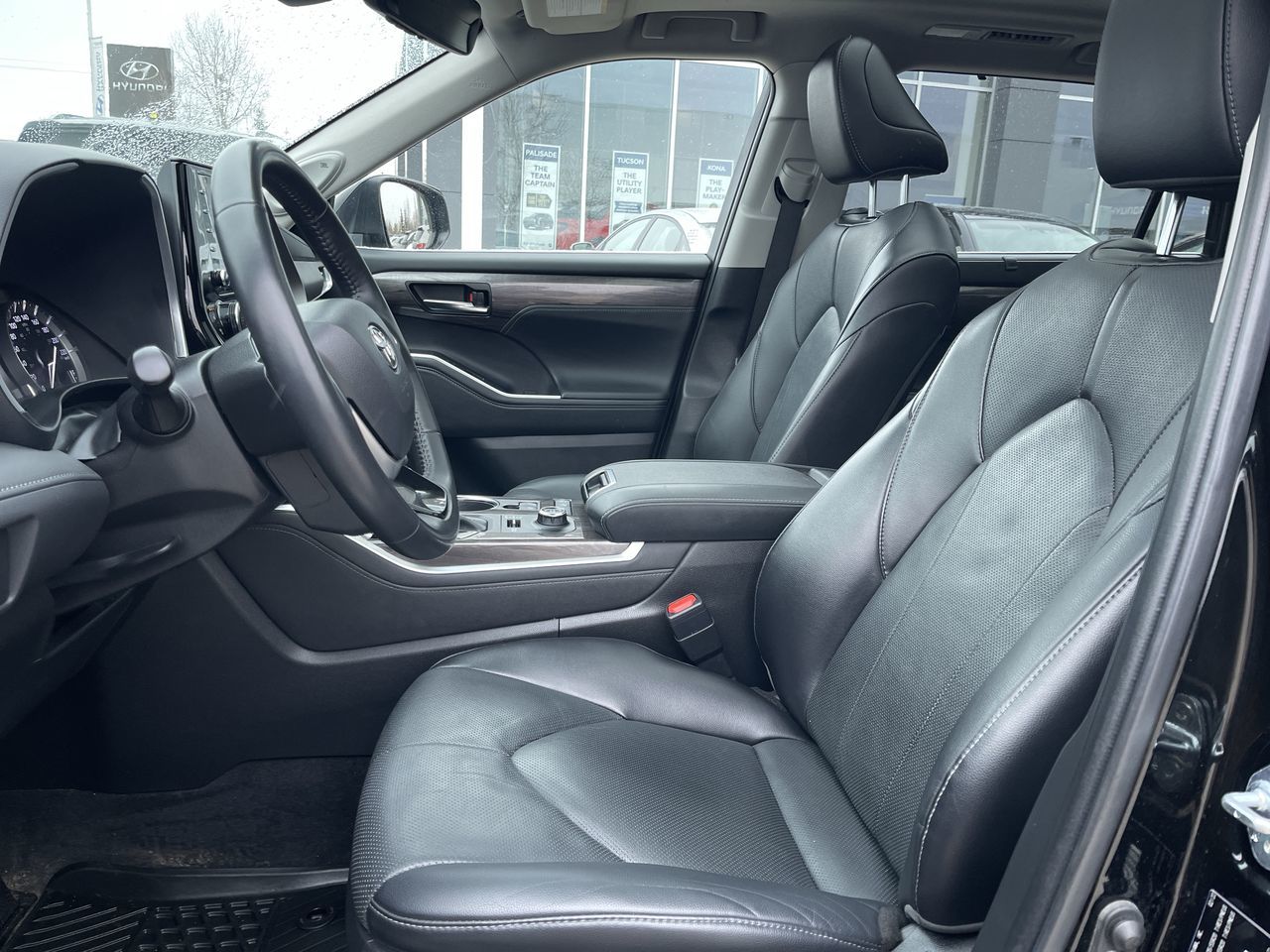 2022 Toyota Highlander in Calgary, Alberta