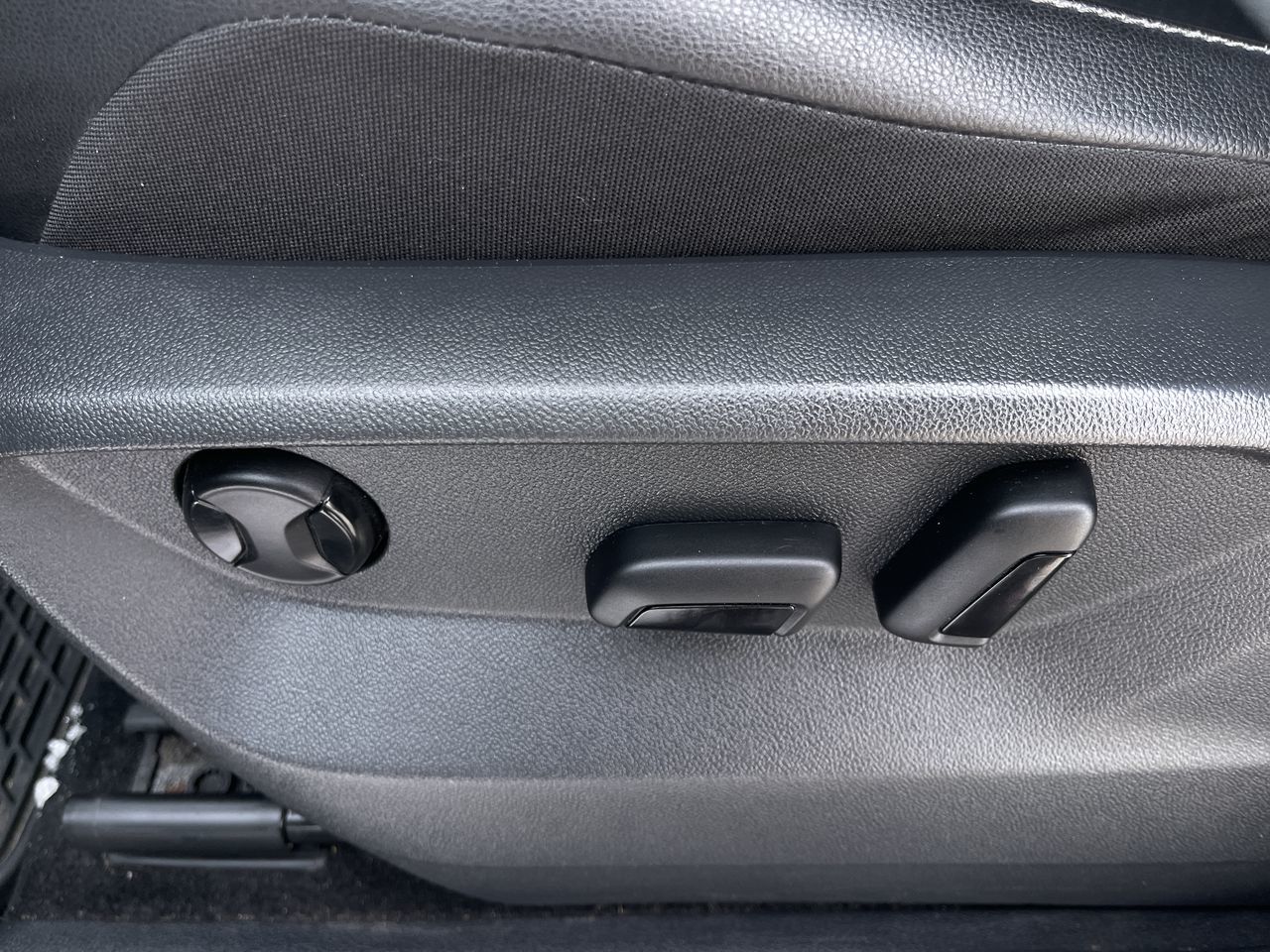 2018 Volkswagen Tiguan in Calgary, Alberta