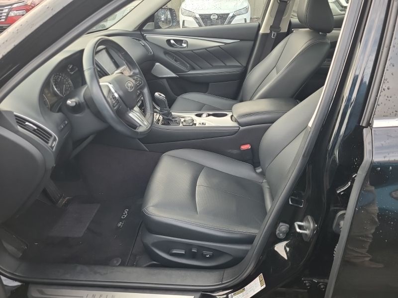 Infiniti Q50  2021 à Calgary, Alberta