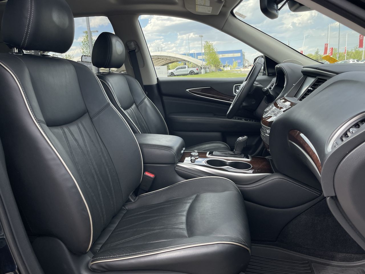 2020 Infiniti QX60 in Calgary, Alberta