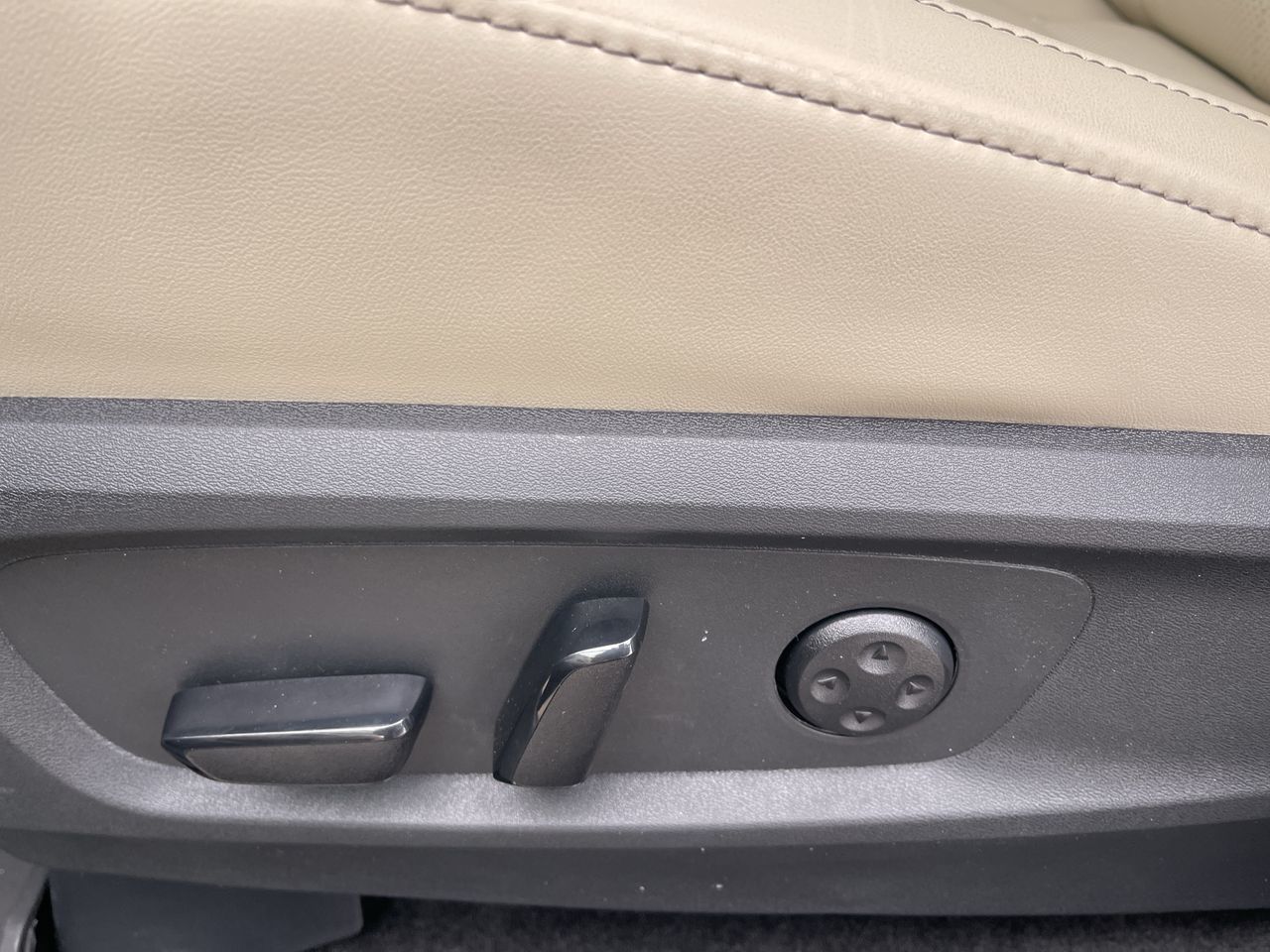 2025 Infiniti QX60 in Calgary, Alberta