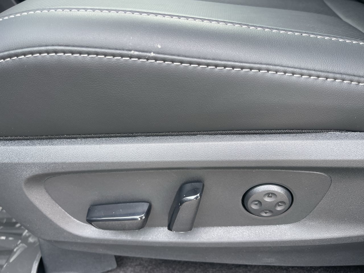 2027 Infiniti QX65 in Calgary, Alberta