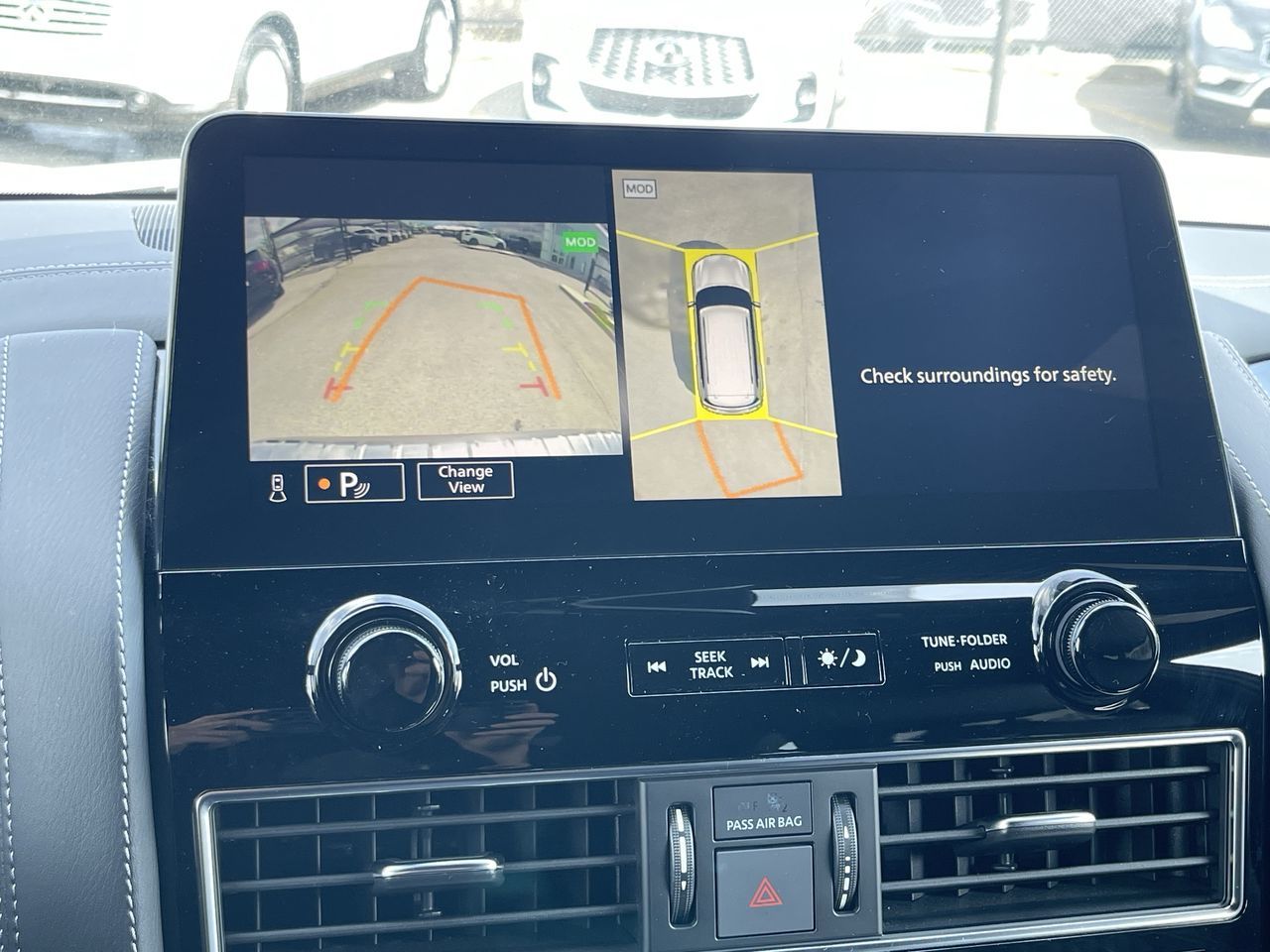 2023 Infiniti QX80 in Calgary, Alberta