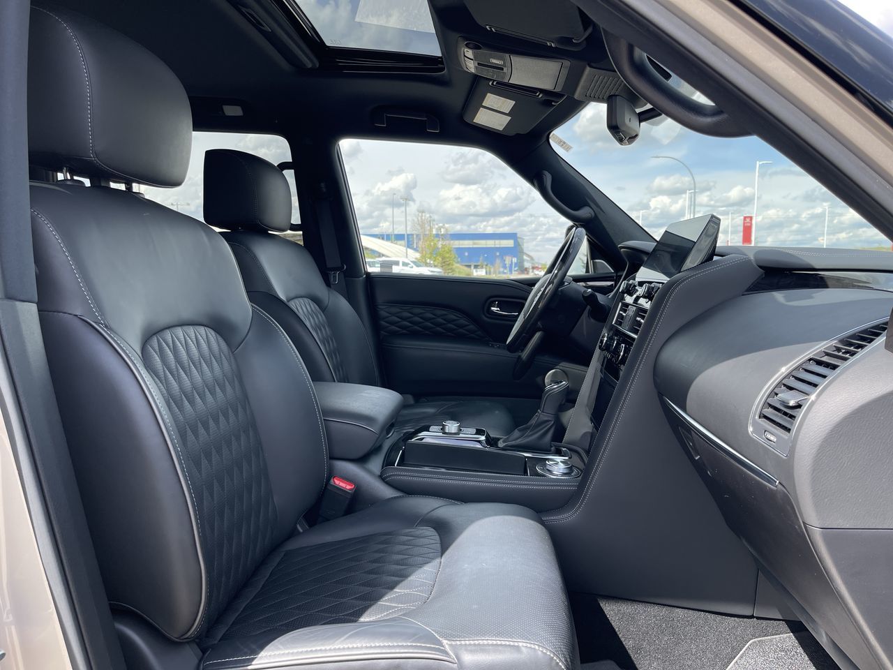 2023 Infiniti QX80 in Calgary, Alberta