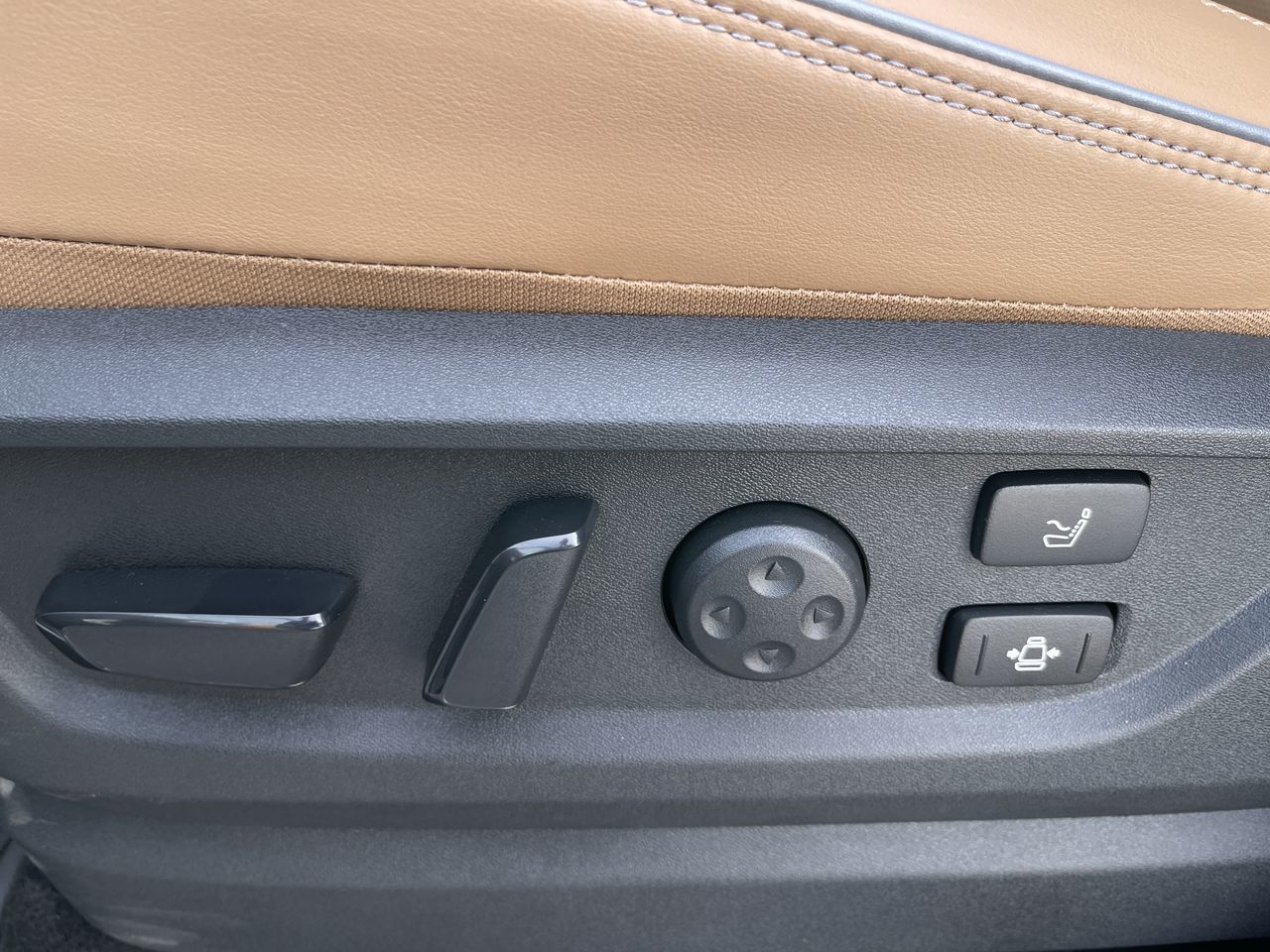 2025 Infiniti QX80 in Calgary, Alberta