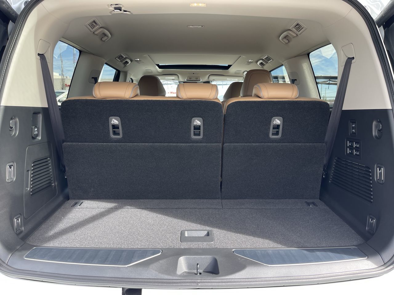 2025 Infiniti QX80 in Calgary, Alberta