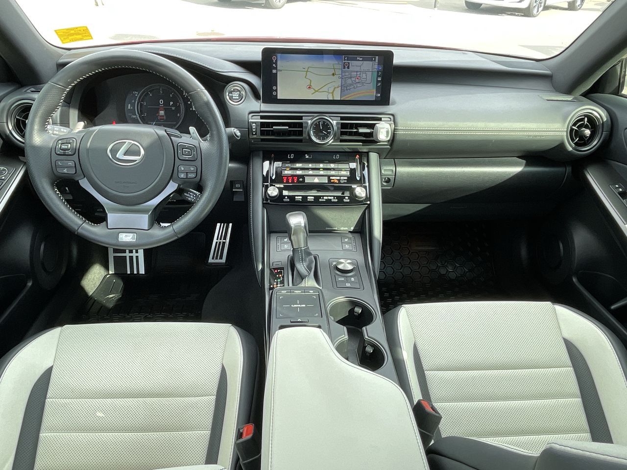 Lexus IS  2023 à Calgary, Alberta