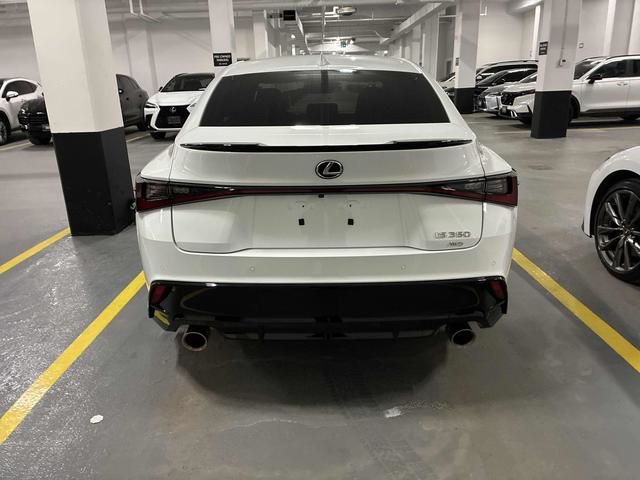 Lexus IS  2024 à Calgary, Alberta