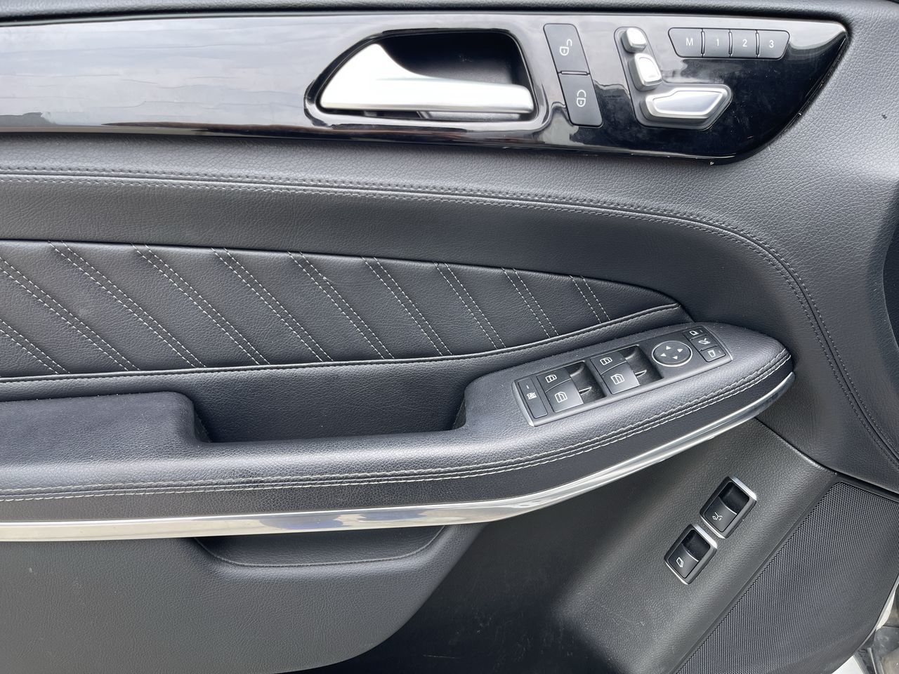 2017 Mercedes-Benz GLS550 in Calgary, Alberta