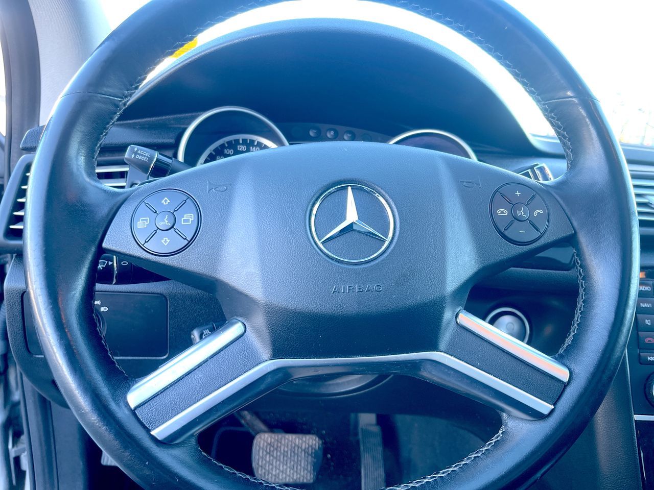 2011 Mercedes-Benz R350