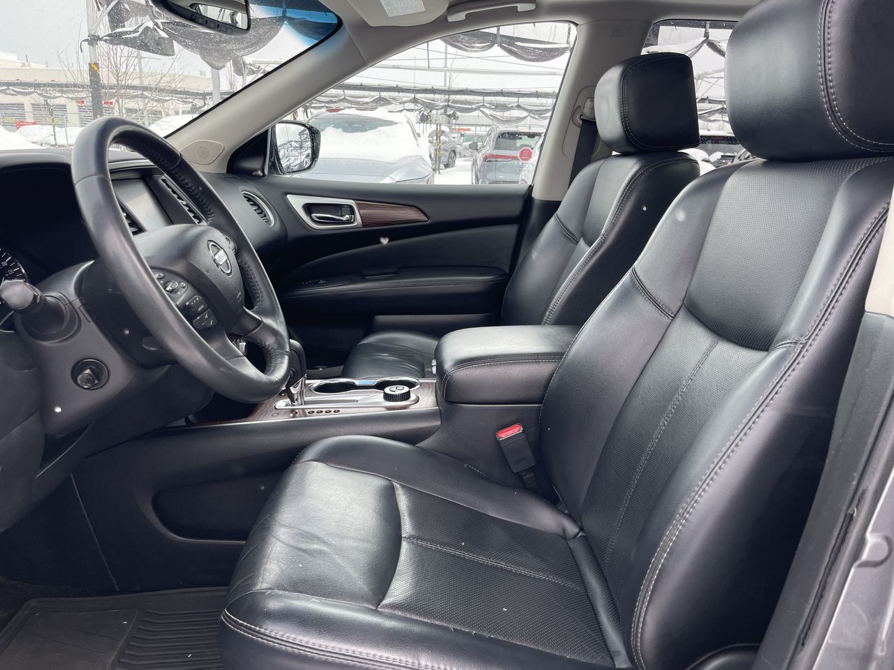 Nissan Pathfinder  2017 à Calgary, Alberta