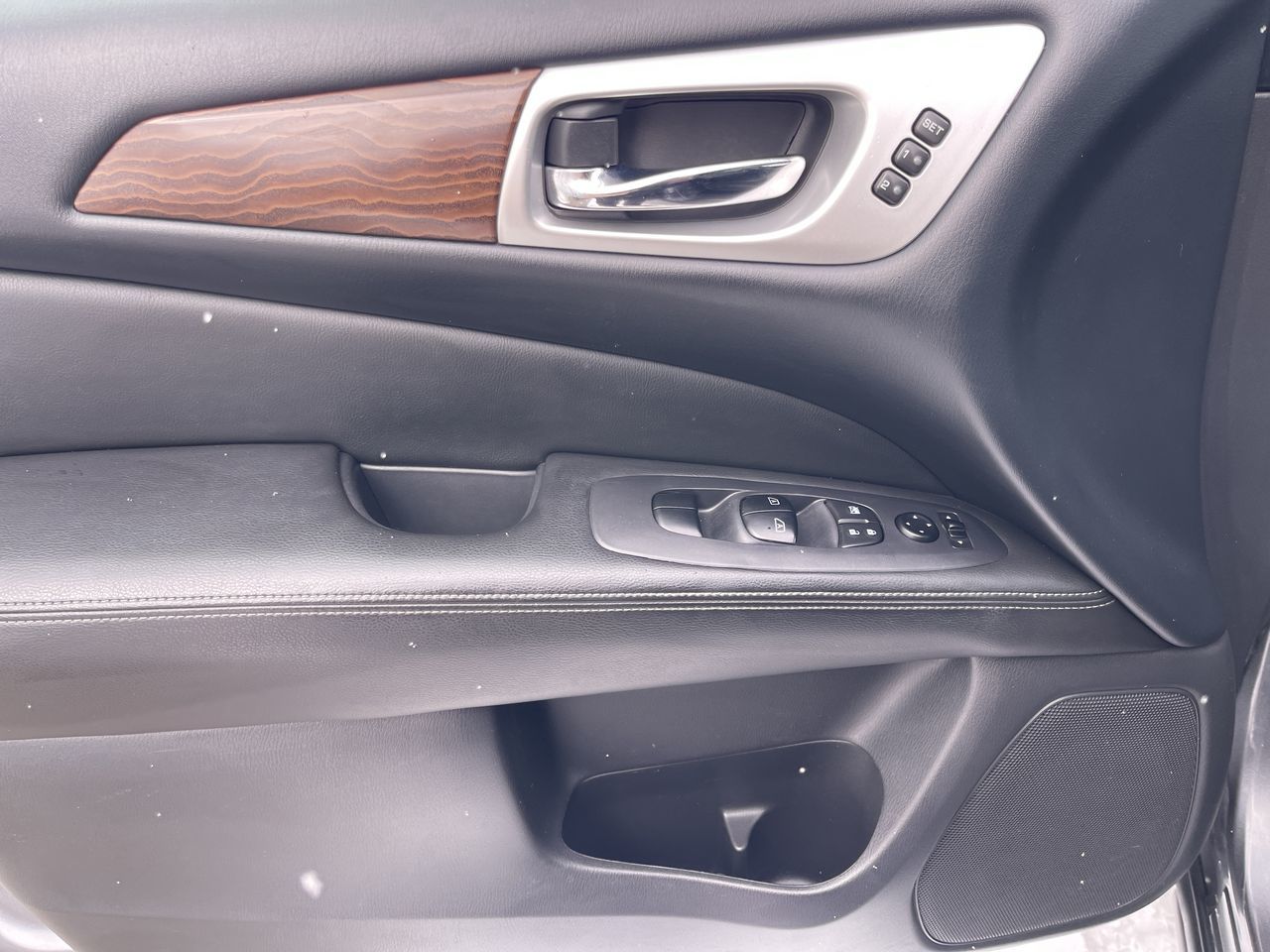 Nissan Pathfinder  2017 à Calgary, Alberta