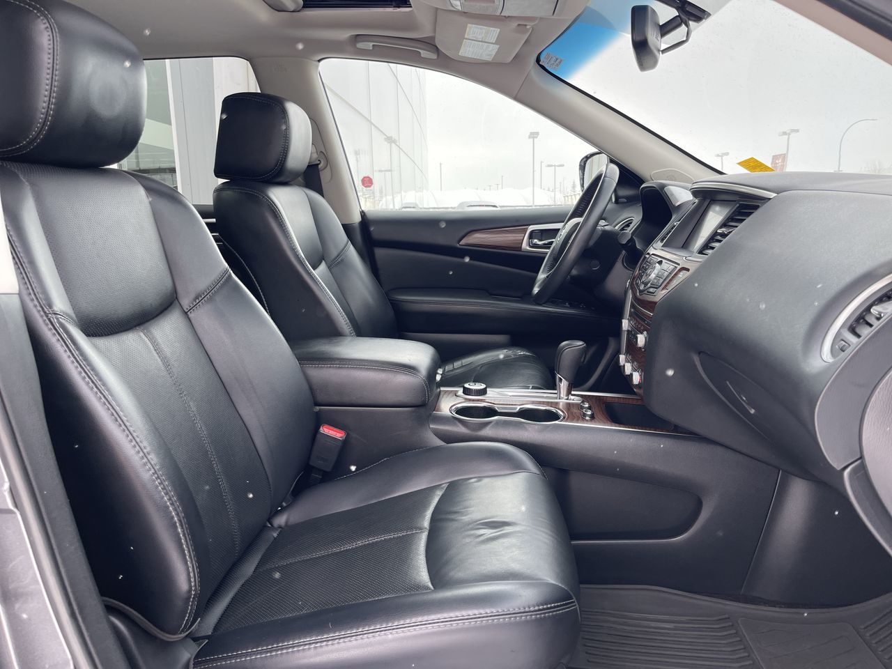 Nissan Pathfinder  2017 à Calgary, Alberta