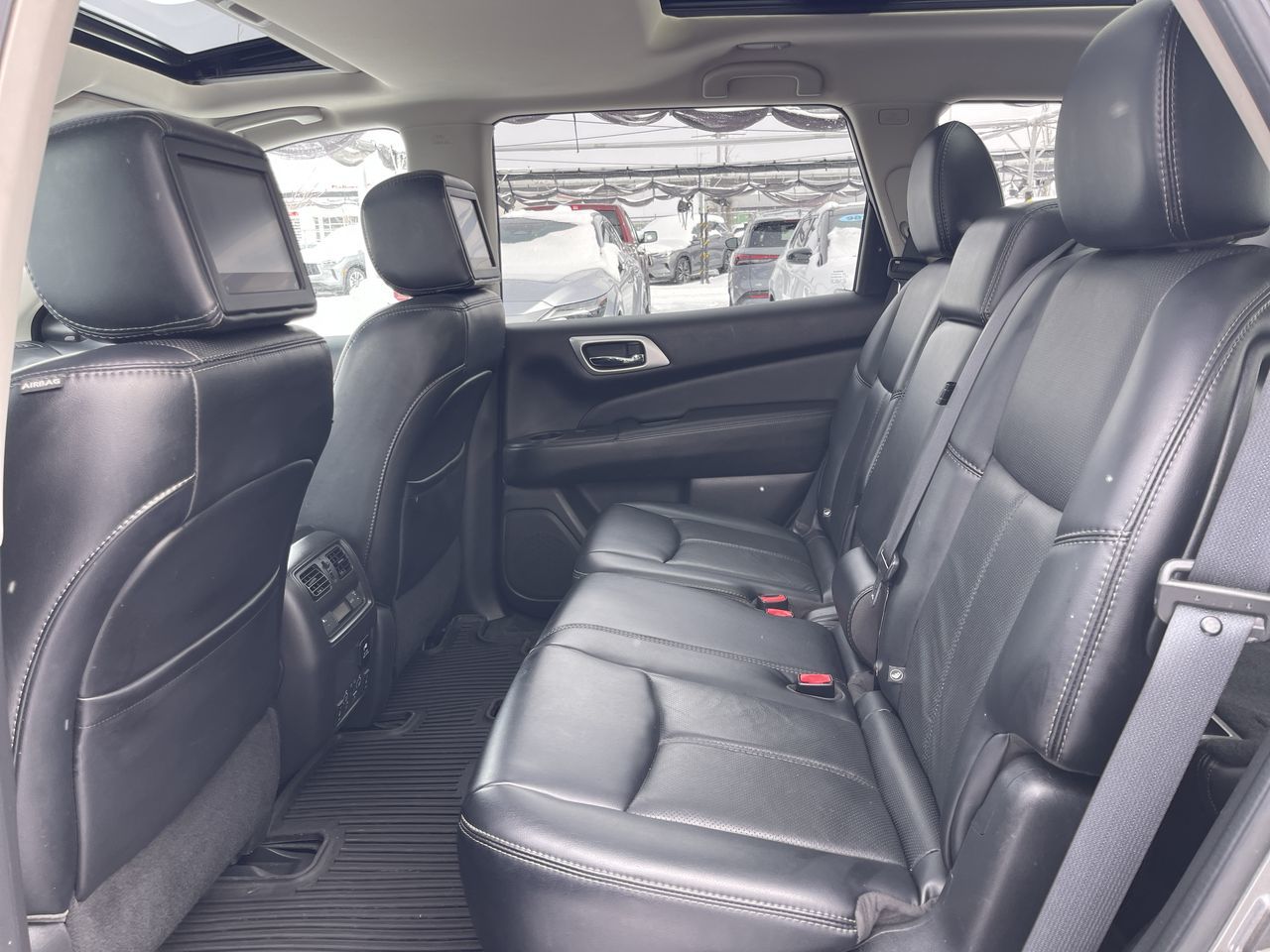 Nissan Pathfinder  2017 à Calgary, Alberta