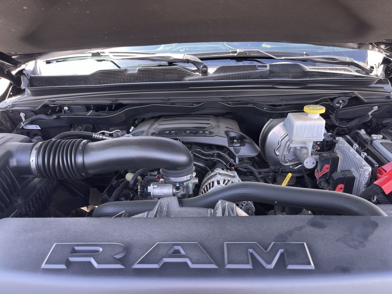 Ram RAM 1500 Crew Cab 4x4 (DT)  2022 à Calgary, Alberta
