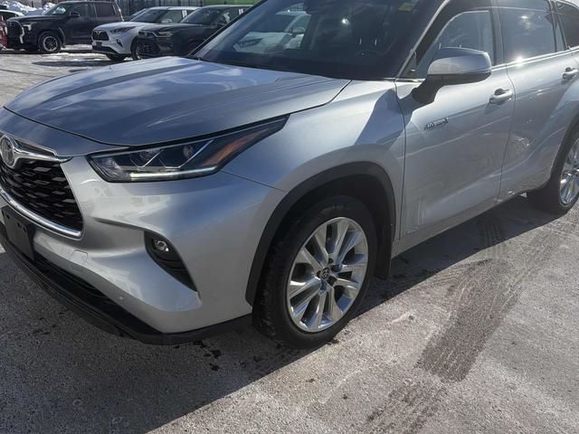 Toyota Highlander Hybrid  2021 à Calgary, Alberta
