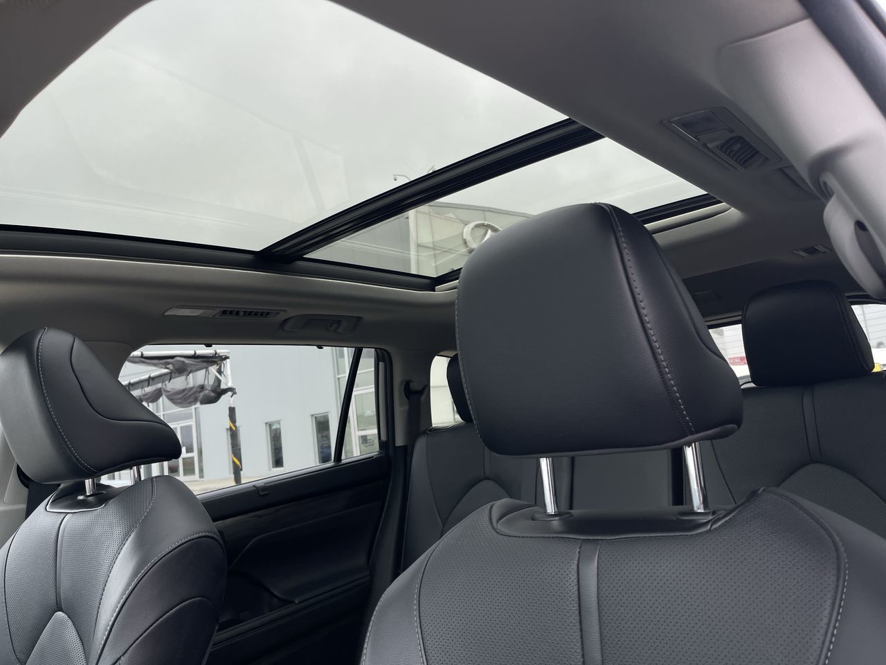 Toyota Highlander Hybrid  2021 à Calgary, Alberta