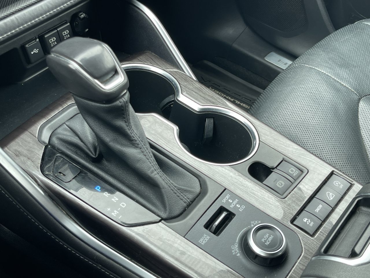 2021 Toyota Highlander in Calgary, Alberta