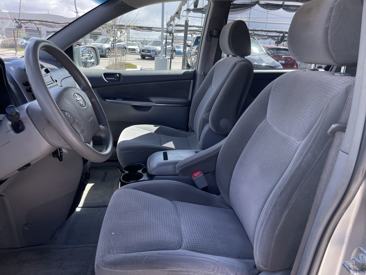 2006 Toyota Sienna in Calgary, Alberta