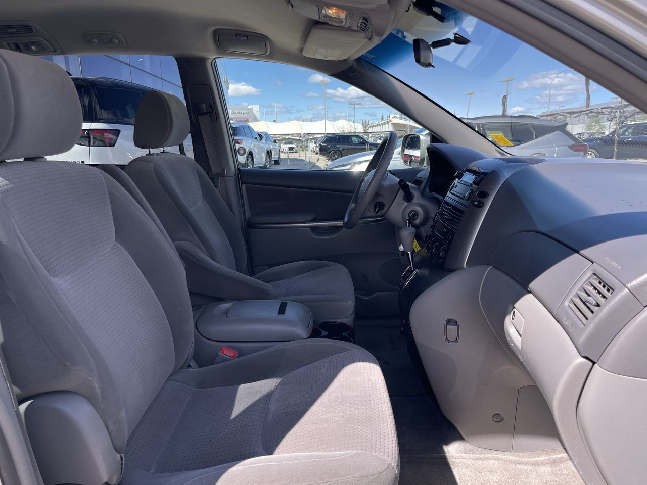 2006 Toyota Sienna in Calgary, Alberta