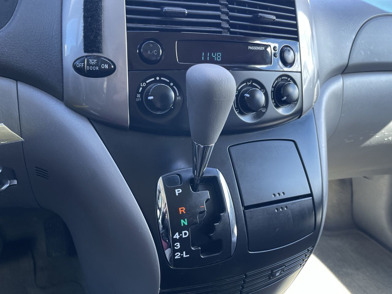 2006 Toyota Sienna in Calgary, Alberta