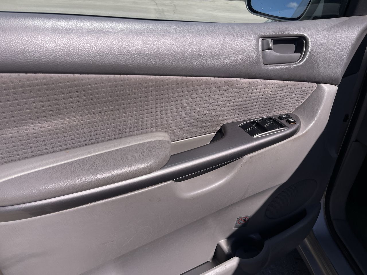 2006 Toyota Sienna in Calgary, Alberta