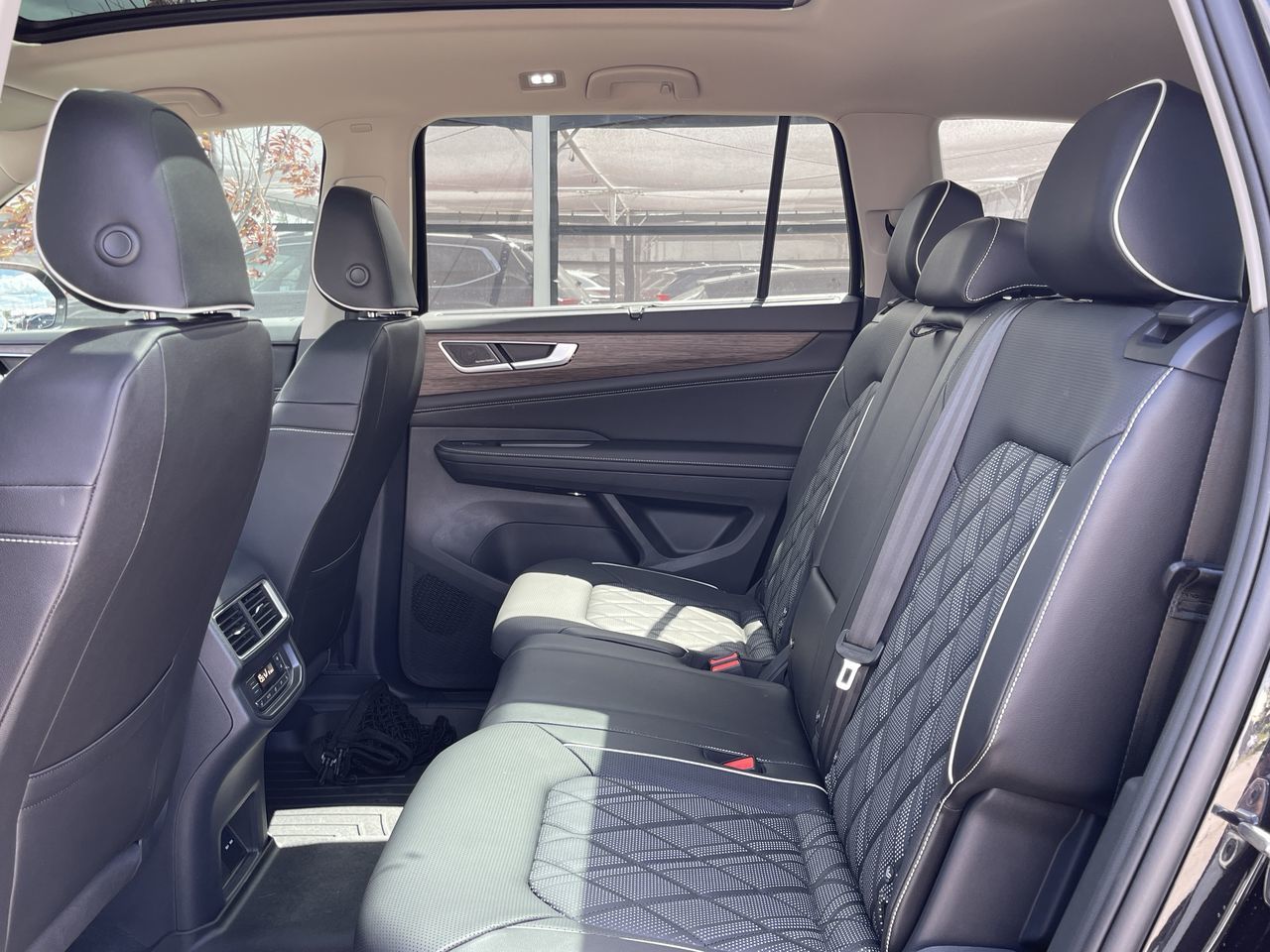 2024 Volkswagen Atlas in Calgary, Alberta