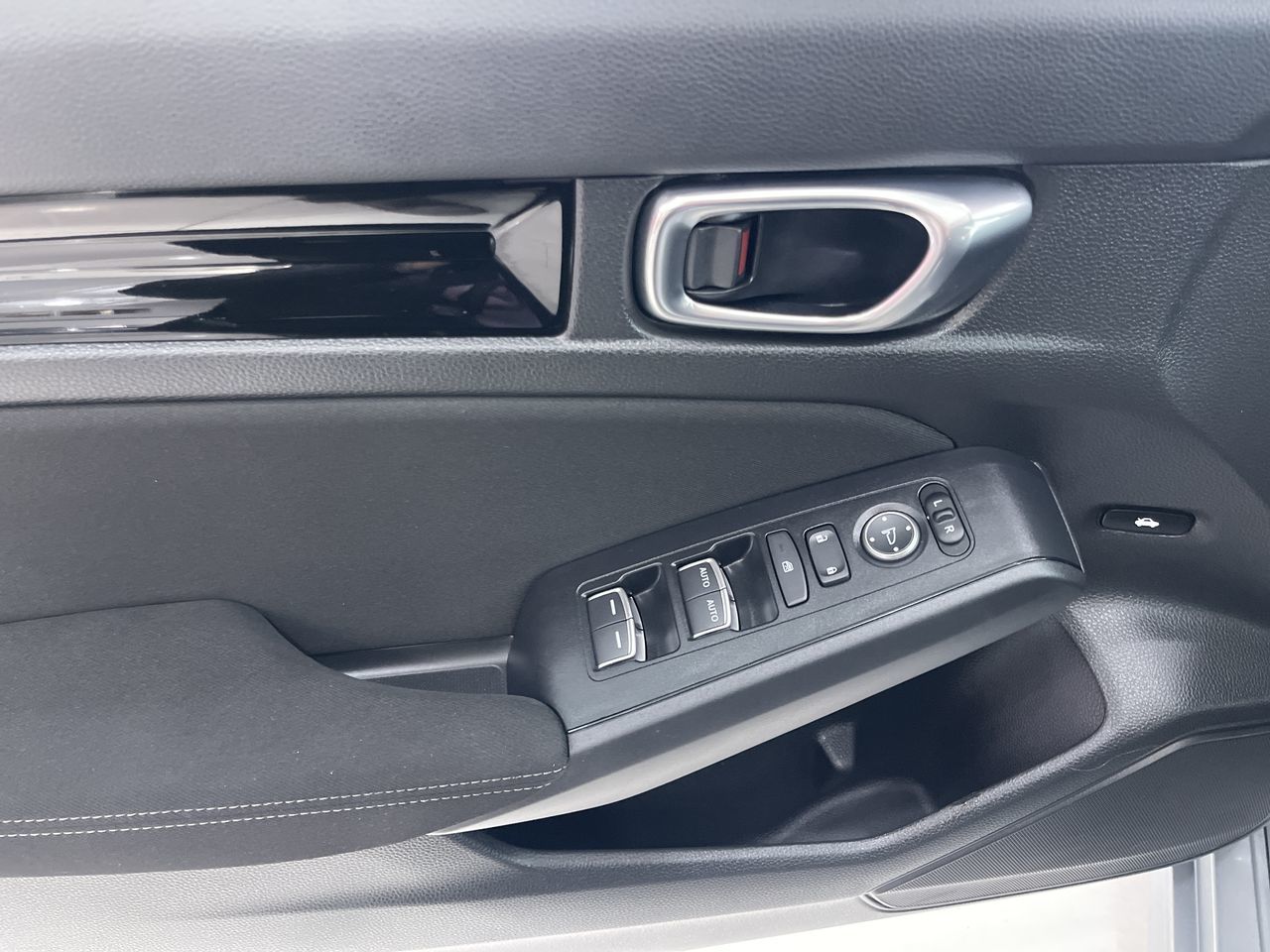 2025 Honda Civic Hybrid