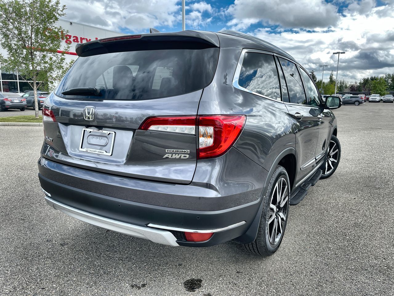 Calgary Honda 2021 Honda Pilot TOURING 8 PASSENGER N32049