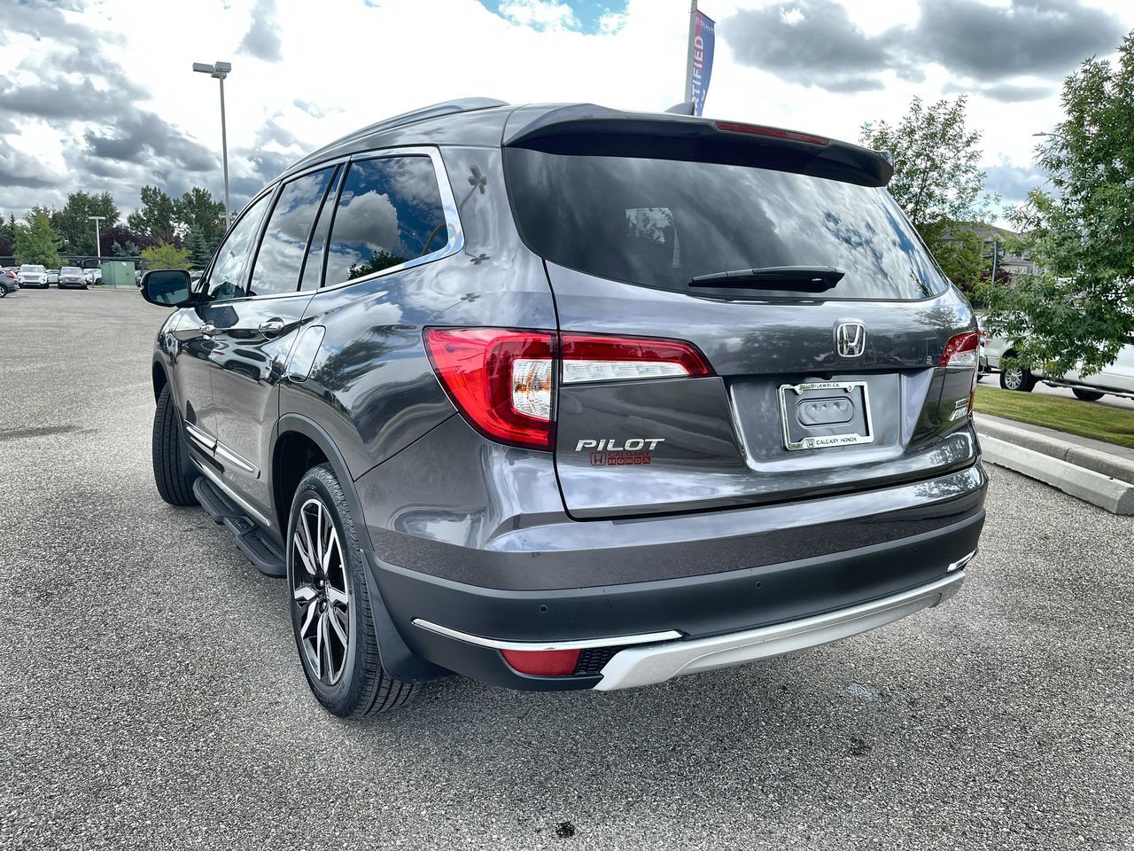 Calgary Honda 2021 Honda Pilot TOURING 8 PASSENGER N32049