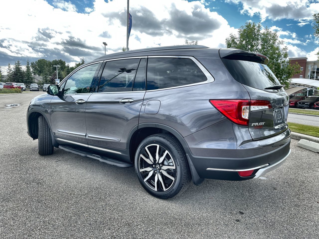 Calgary Honda 2021 Honda Pilot TOURING 8 PASSENGER N32049