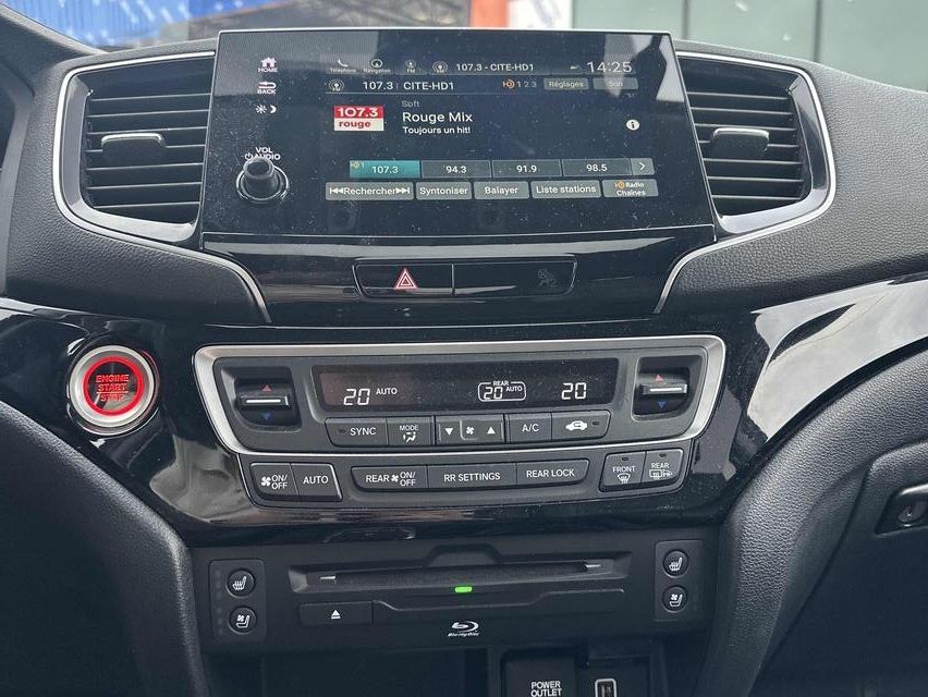 2022 Honda Pilot in Calgary, Alberta