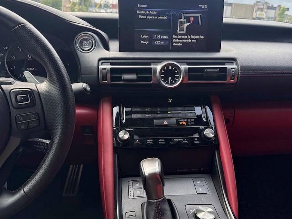 2022 Lexus IS