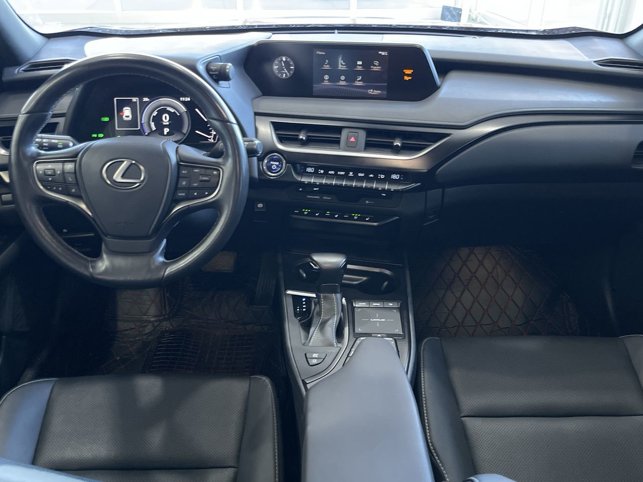 Lexus UXh  2022 à Calgary, Alberta
