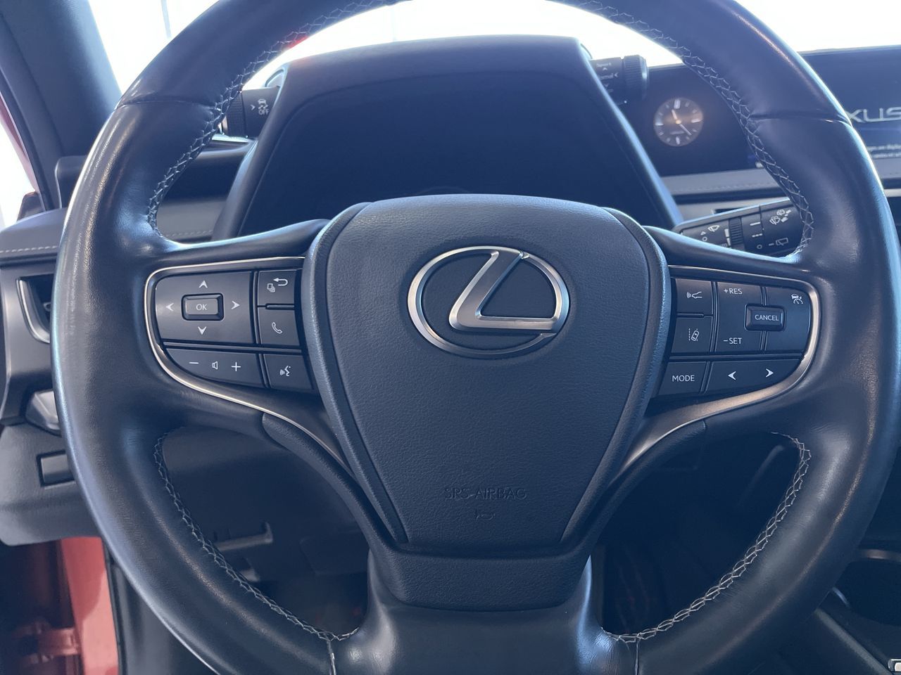 Lexus UXh  2022 à Calgary, Alberta