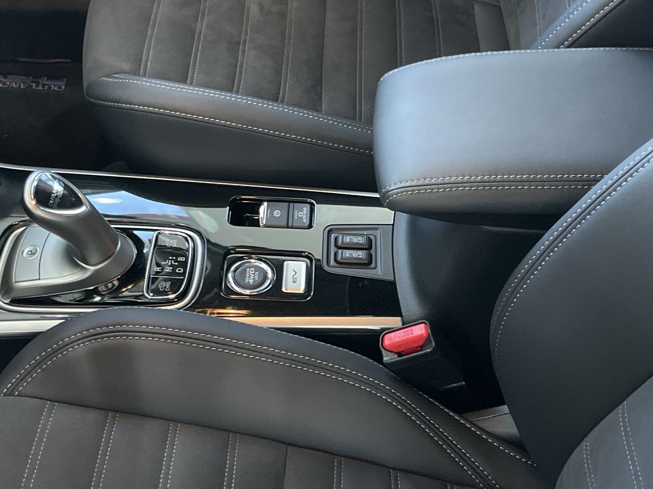 2020 Mitsubishi OUTLANDER PHEV in Calgary, Alberta