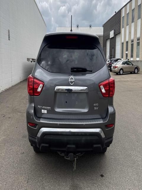 Nissan Pathfinder  2018 à Calgary, Alberta