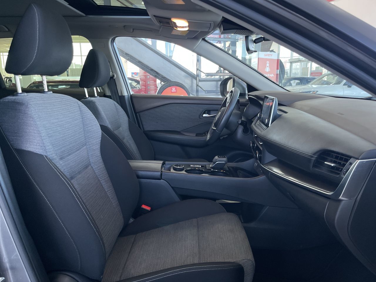 Nissan Rogue  2023 à Calgary, Alberta