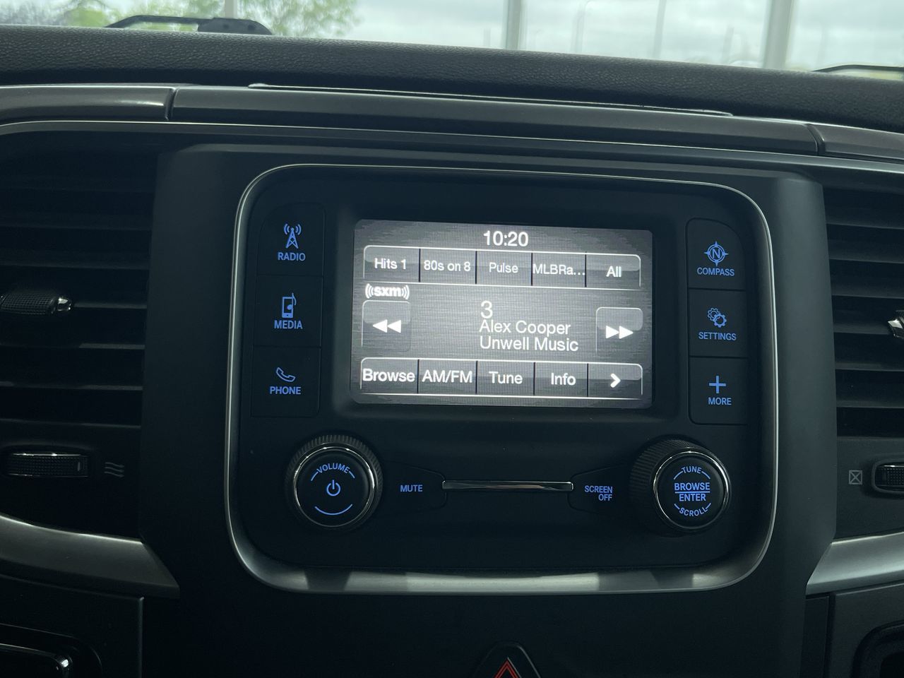 2023 Ram RAM 1500 Classic Crew Cab 4x4 (DS)