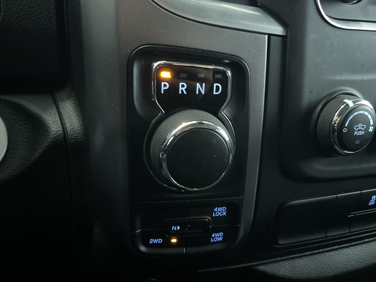 2023 Ram RAM 1500 Classic Crew Cab 4x4 (DS)