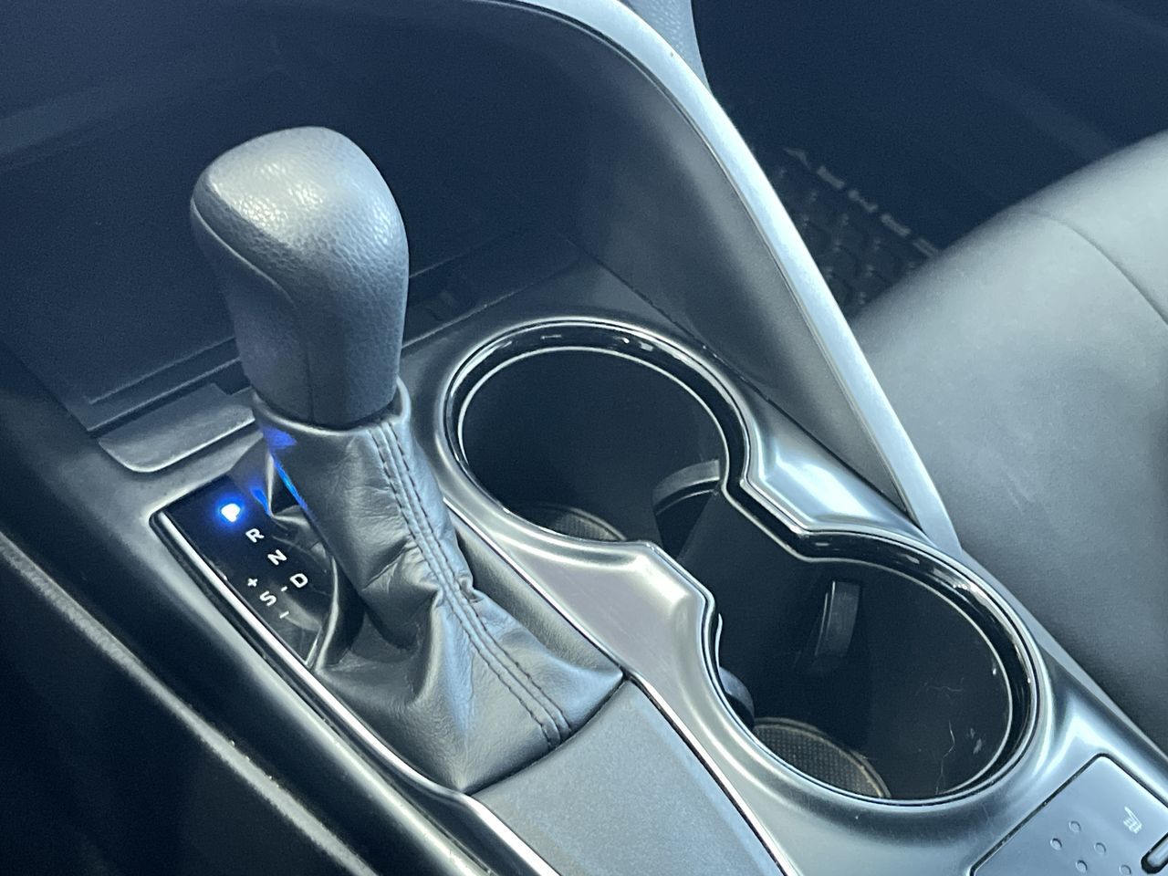 Toyota Camry  2019 à Calgary, Alberta