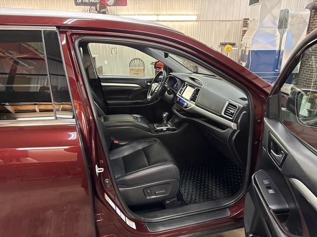 Toyota Highlander  2019 à Calgary, Alberta