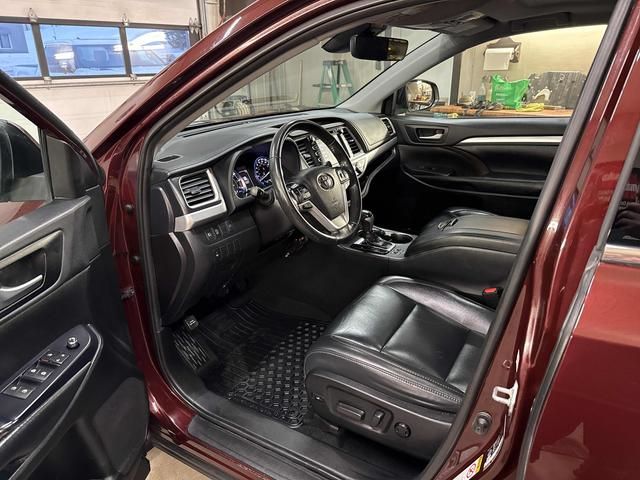 Toyota Highlander  2019 à Calgary, Alberta