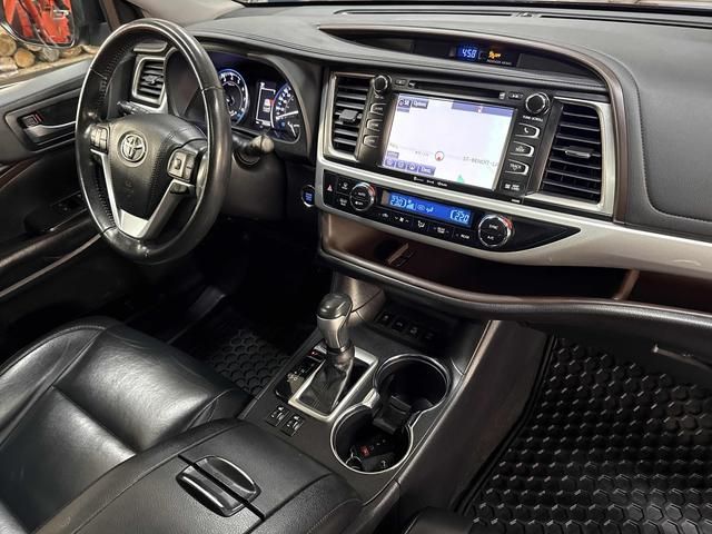 Toyota Highlander  2019 à Calgary, Alberta