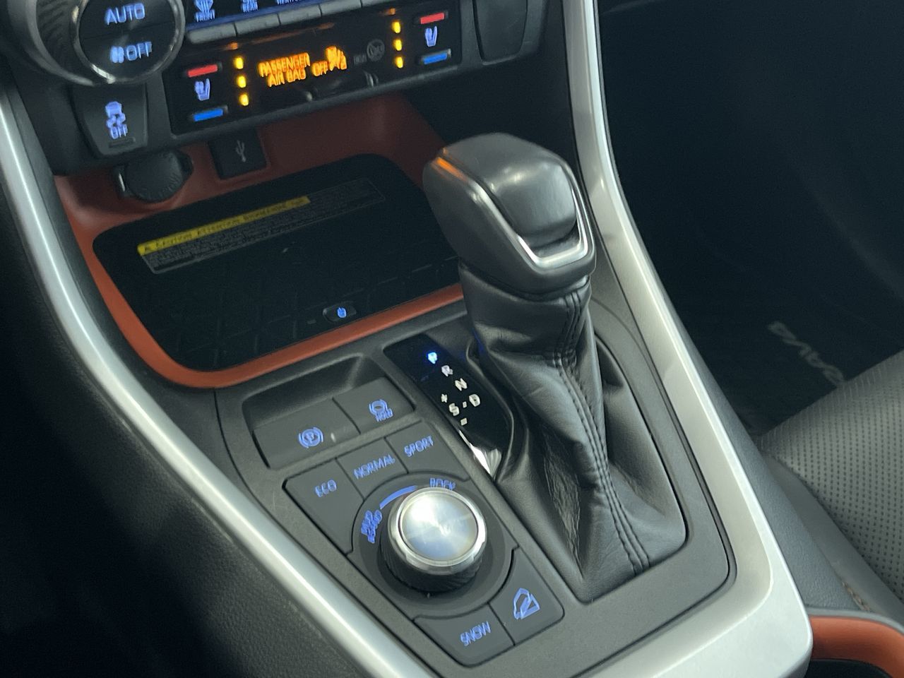 Toyota RAV4  2021 à Calgary, Alberta