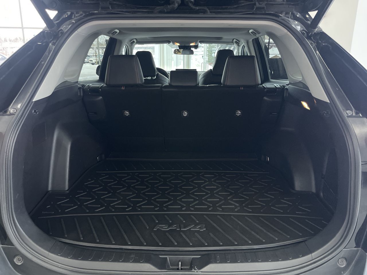 Toyota RAV4  2021 à Calgary, Alberta