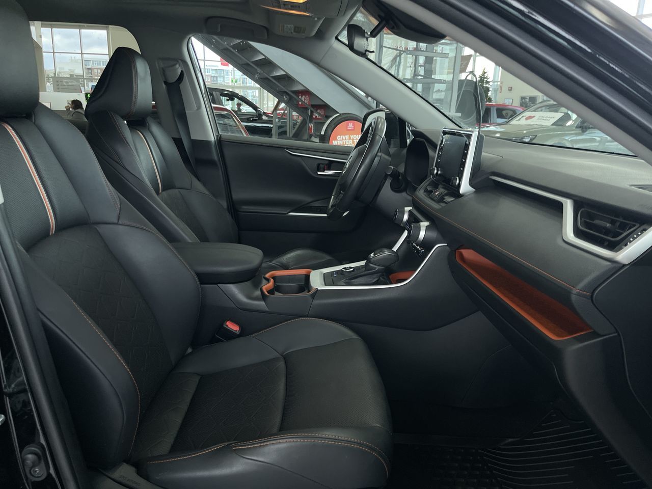 Toyota RAV4  2021 à Calgary, Alberta