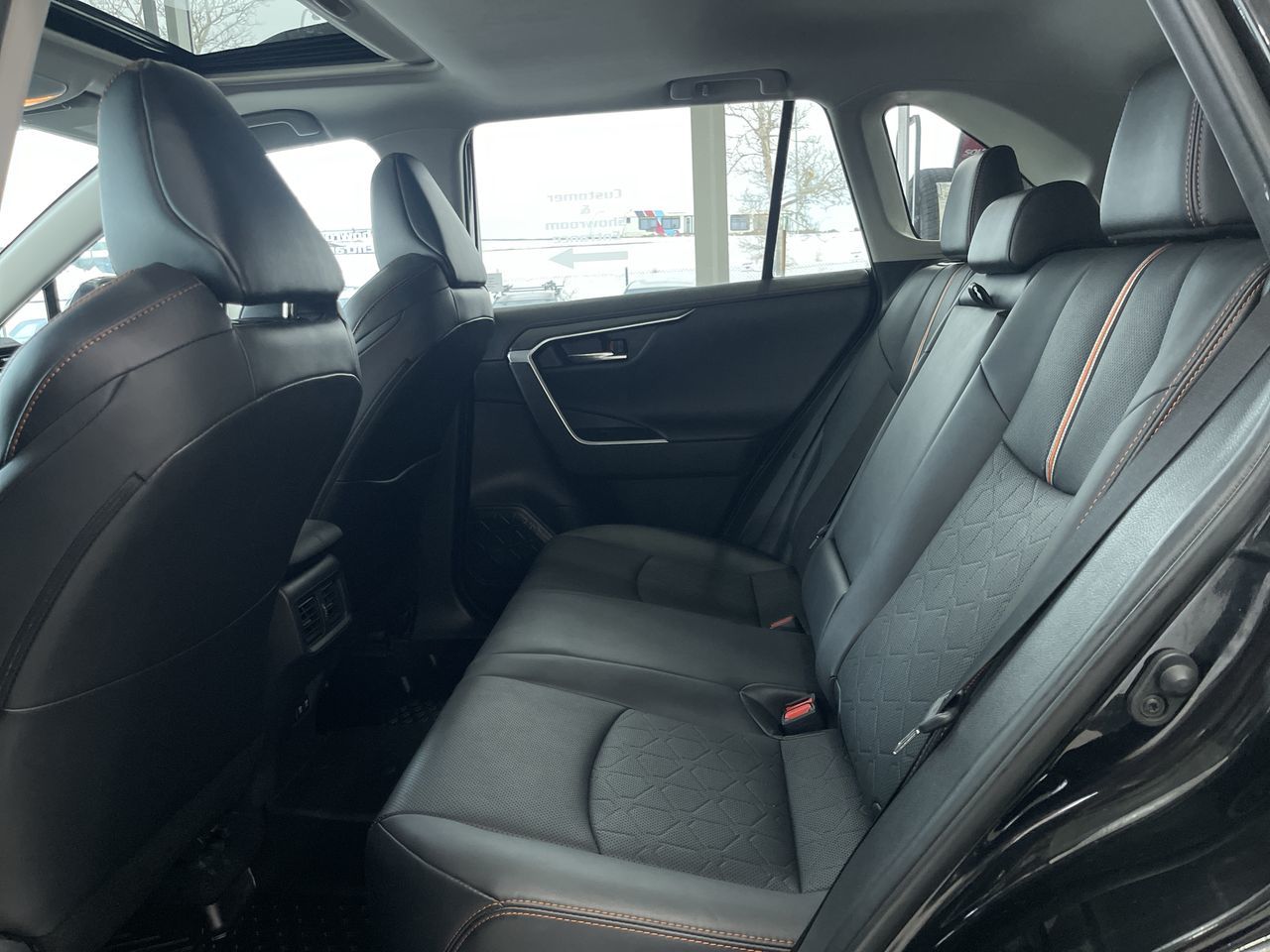 Toyota RAV4  2021 à Calgary, Alberta