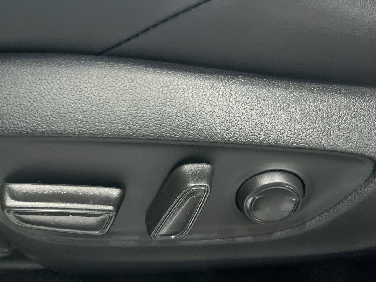 Toyota RAV4  2021 à Calgary, Alberta