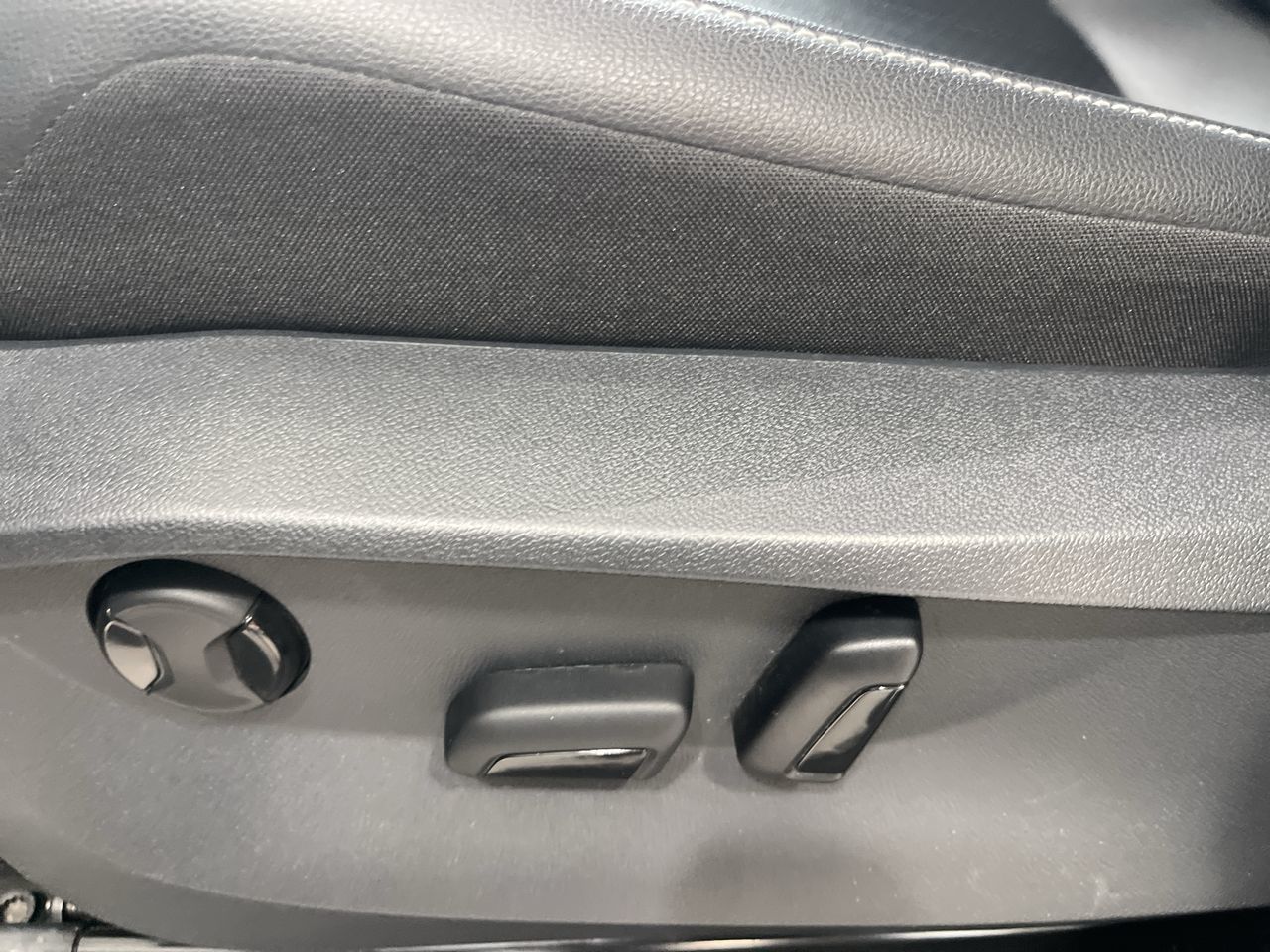 2022 Volkswagen Tiguan in Calgary, Alberta